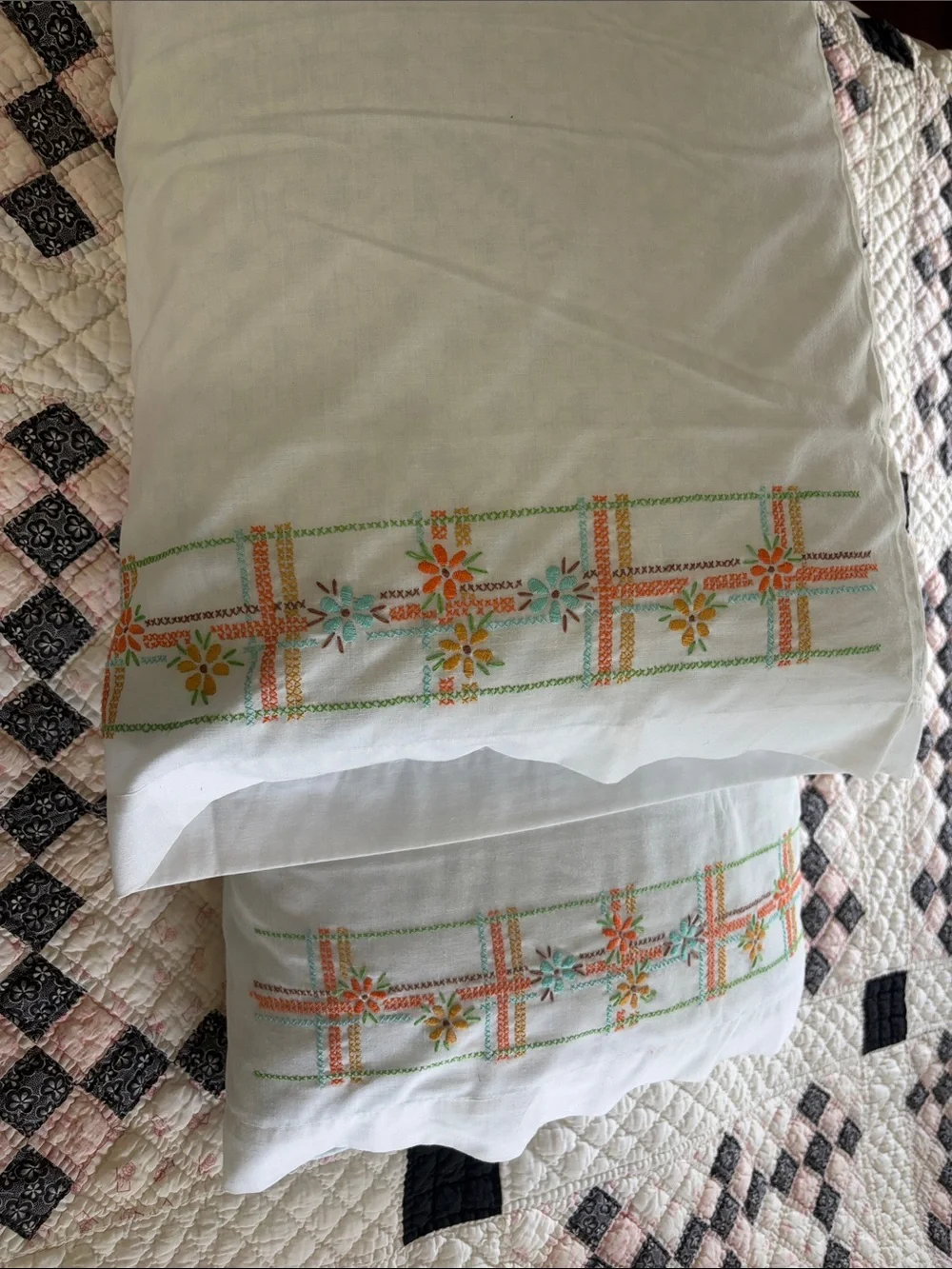 VINTAGE Embroidered Floral Pillowcases